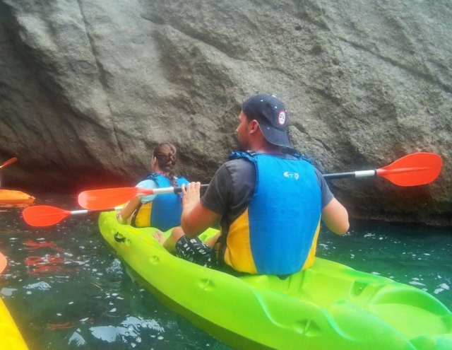 Pasajeros del kayak verde.JPG